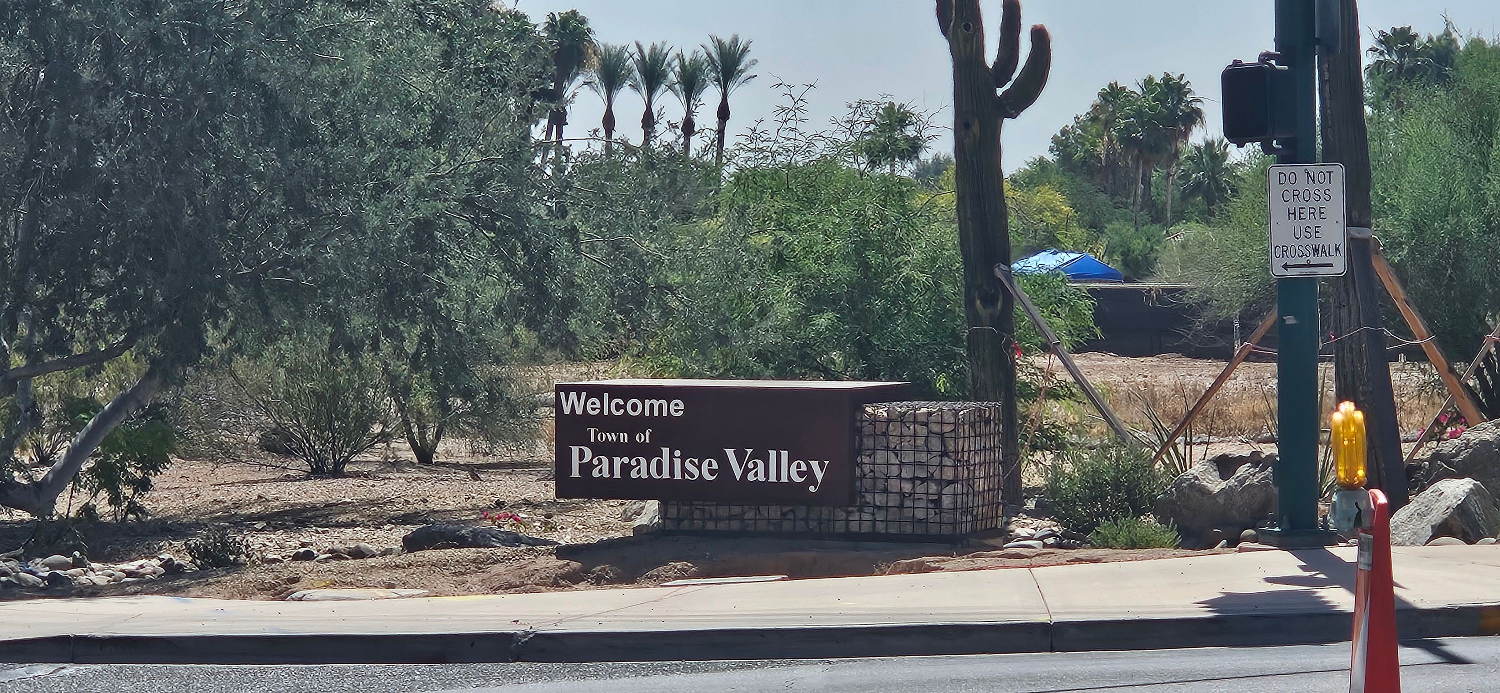 Paradise Valley, AZ city sign