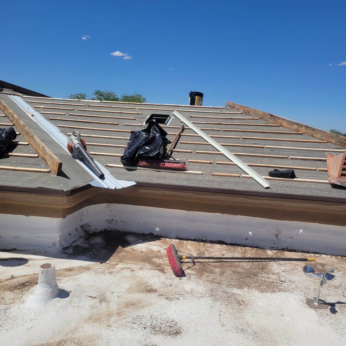 Durafoam Roofing performs expert tile roof underlayment installation on a home in Boulders, Scottsdale, Arizona.